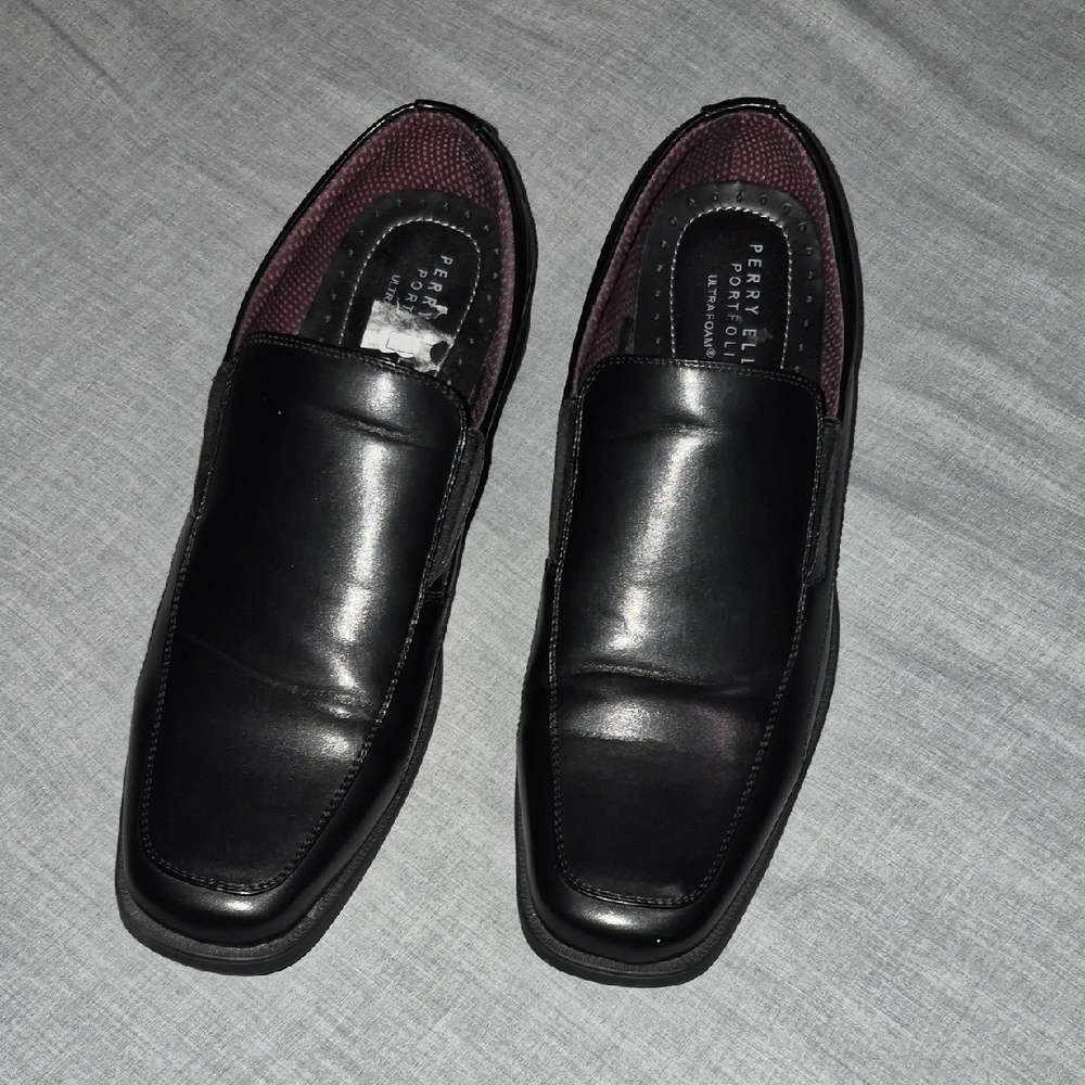 Perry Ellis Men's Black Leather Slip-Ons